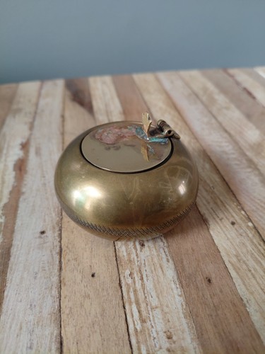 Ancien cendrier poche en - de,